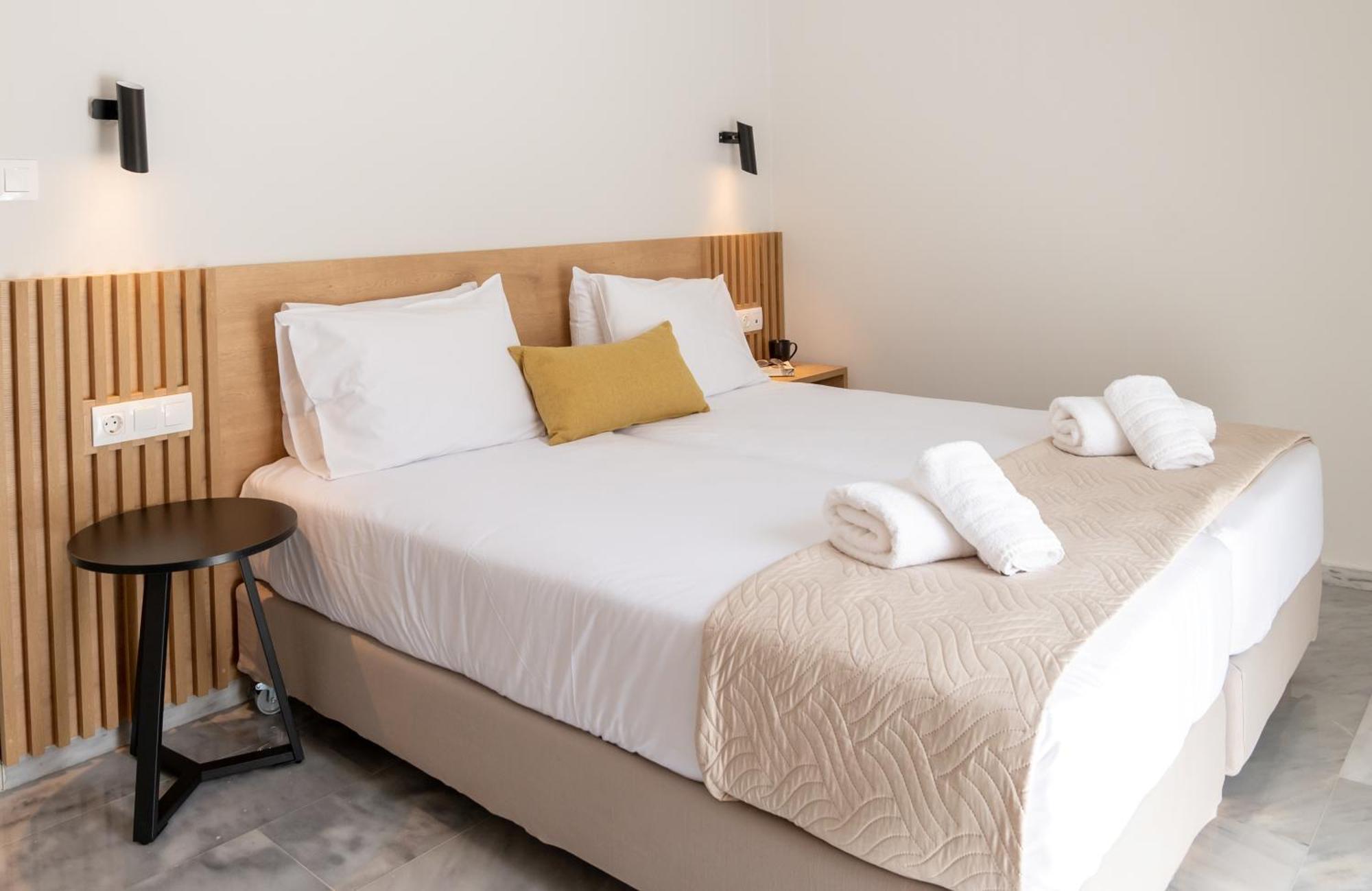 Mardinik Hotel Apartments Rethymno  Bagian luar foto